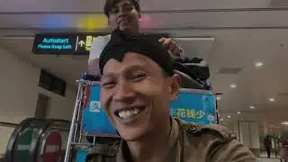 Vlog di bandara Changi singapur||naik troli ⁉️
