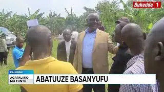 Ttuntu:   Abatuuze e Kalungu basanyufu  Baweereddwa ettaka yiika 250 Nyini lyo yalaamiira abaana be.