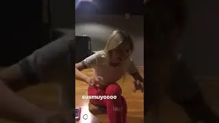 Aleyna Tilki Dar Tayt Giyinmiş Dans İzle