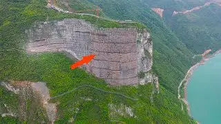 Các KỸ SƯ Trung Quốc đang làm gì với ngọn núi khổng lồ này vậy? Kỹ thuật xây dựng đỉnh cao.