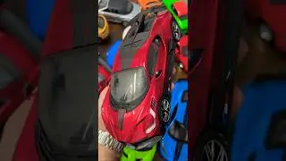 Burago 1/18 Scale Diecast  Bugatti Divo - Red For car lovers