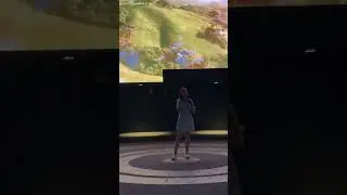 Пою прямо на улице!