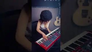 Sofia @TheSixsters ready Same Kid solo par #rockband #newvideo #keyboardplayer