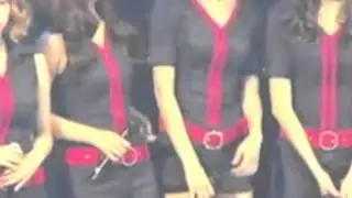 SooRi Moment #64: Sooyoung seeks Yuri's presence