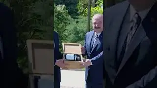 Туркия Президенти Режеп Таййип Эрдоған Президент Шавкат Мирзиёевга электромобиль совға қилди.