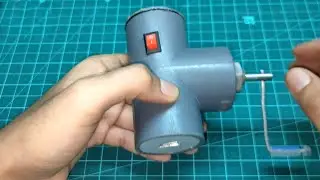 Hand Powered Gear Motor With Charger.