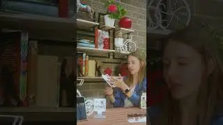 Красивая подставка для книг  