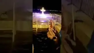 Парень едва не утонул в проруби во время Крещенских купаний 