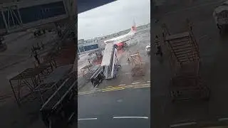 penampakan pesawat di bandara jakarta(3)