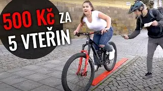 ROZDÁVÁME PENÍZE KOLEMJDOUCÍM!