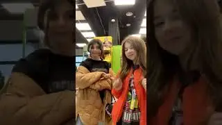 МИЛАНА ТАНЦУЕТ В МАГАЗИНЕ💖 