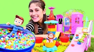 Disney Pijamaskeliler için oyun alanı kuruyoruz. Eğlenceli süper kahramanlar ile çocuk oyun videosu