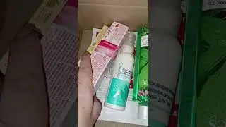 Unpacking an Avon order // May 2023