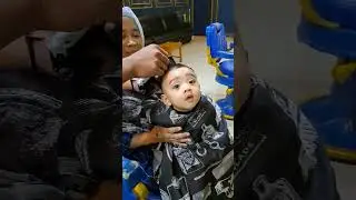 bayi potong rambut