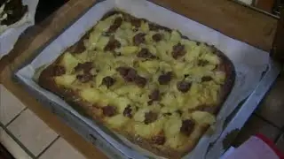 Pizza con patate e salsiccia