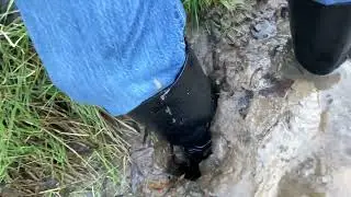 Прогулка в сапогах на блочных каблуках по воде и грязи