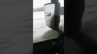 в Татарстане не посыпают дороги. В Чувашии посыпают, в Удмуртии посыпают. Даже объездная Казани лёд.