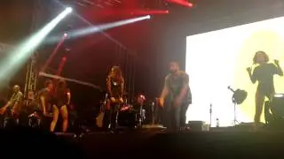 Anitta dançando Funk - Vai embrazando