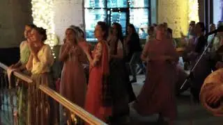 Вечерний киртан в Храме ИСККОН.