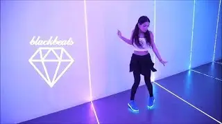 Девочка дико флексит, будто Рикардо Милос!!! ШОК КОНТЕНТ!!!
