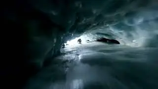 Катание на лыжах по ледяной пещере в Саас-Фе, Швейцария