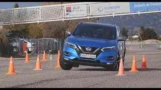 Nissan Qashqai 2017 - Maniobra de esquiva (moose test) y eslalon | km77.com