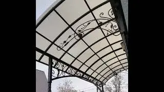 Навес над крыльцом с монолитным поликарбонатом от Мир Металла76