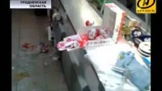 В белорусской деревне пьяные русские опять отличились