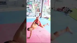 The signature Saenchai Cartwheel Kick! Can you think of a more iconic strike in Muay Thai? 