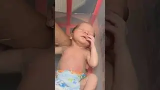 Как в животике у мамы- сделайте купание приятной процедурой #baby #дети #діти #newborn