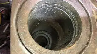 Pressing out the sleeve from the final drive housing of the MTZ 82
