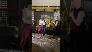 Как Роджеры издевались ;)