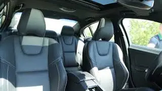 Развлекаться в этой машине можно бесконечно. Вылез из машины а она закрылась