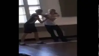 Mladý policista zpacifikoval výtržníka! (PLAY OF THE GAME)