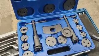 ŠKODA YETI Rear Brake Disc and Pad Replacement