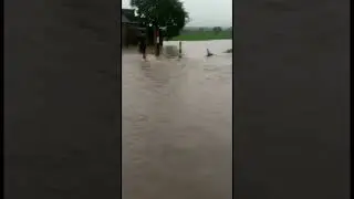 Hujan Deras Sejak Siang Sampai Malam Mengakibatkan Banjir di sebagian desa di kec. Grogol & Banyakan