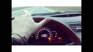 Название песни скажите,кто знает.И кто поёт