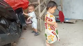 LAGI ASIK MAIN MALAH PIPIS GAK DI PAKEIN PEMPERS SAMA MAMAH😂