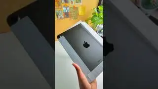 just so happy getting my first iPad ｡⁠*ﾟ⁠+