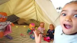 GISELE PRETEND PLAY WITH COLORED CUPS WITH BABY!! KIDS VIDEOS WITH TOYS BY LAS RATITAS