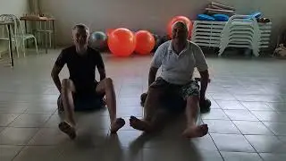 упражнения прыжки лягушки.
