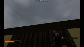 Try to survive in the maze in Garris' Mod!