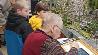 Senior people and kids on the mini railway 🇦🇹 ЖД поезда, пенсионеры и дети, Austria