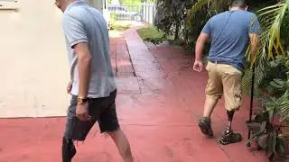 Genium x3 mostrándole al amigo a caminar con la genium