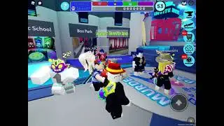 Watch Hugo play murder party in Roblox
