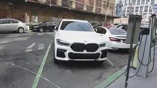 Прогулка по Джерси Сити, козлы на парковке