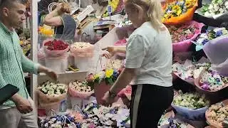 Посмотрите, как выглядит Рижский рынок 1 сентября, просто море цветов