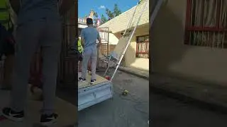 Ladder Lift for Solar Panel Installation #solarsystem #solarinstaller #liftingsolution