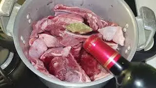 Мясо в красном вине🍷это ну очень вкусно Viande d'agneau  au vin rouge