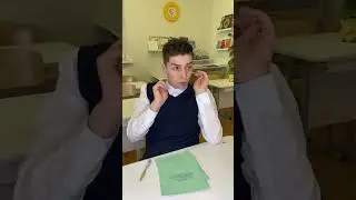 Когда на уроке отвлёкся на 1 секунду 😅! 